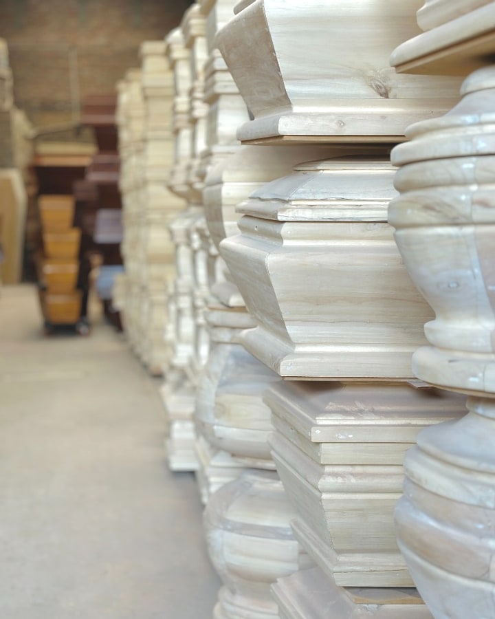 Producción artesanal de ataúdes en Ataúdes Mata